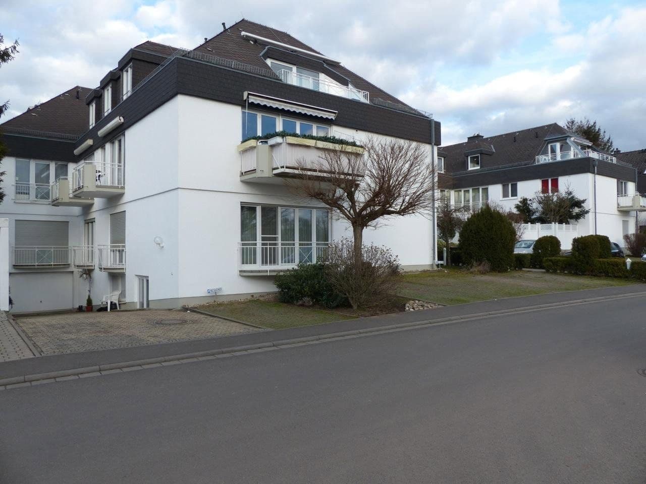 Prenájom bytu 2-izbový 70 m², Am Weiher 39-41, Hochheim, Hesensko Prenájom bytu 2-izbový 70 m², Am Weiher 39-41, Hochheim, Hesensko
