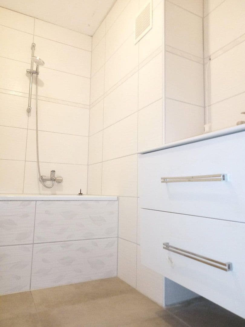 Predaj bytu 2-izbový 36 m², Suitbertusstr. 78, Düsseldorf, Severné Porýnie - Westfálsko Predaj bytu 2-izbový 36 m², Suitbertusstr. 78, Düsseldorf, Severné Porýnie - Westfálsko