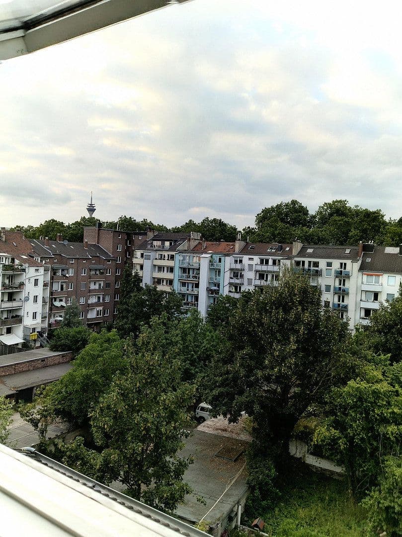 Predaj bytu 2-izbový 36 m², Suitbertusstr. 78, Düsseldorf, Severné Porýnie - Westfálsko Predaj bytu 2-izbový 36 m², Suitbertusstr. 78, Düsseldorf, Severné Porýnie - Westfálsko