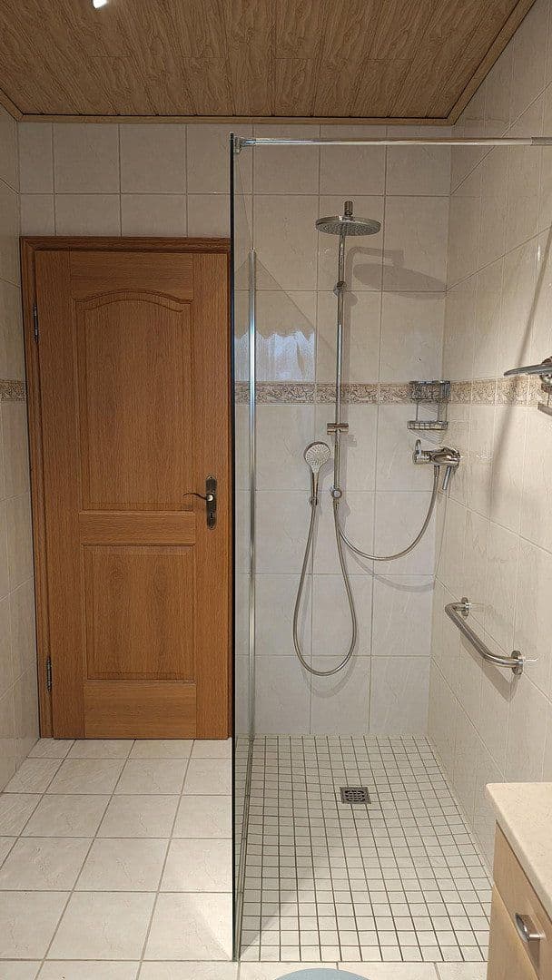 Predaj domu 167 m², pozemok 518 m², Trebur, Hesensko Predaj domu 167 m², pozemok 518 m², Trebur, Hesensko