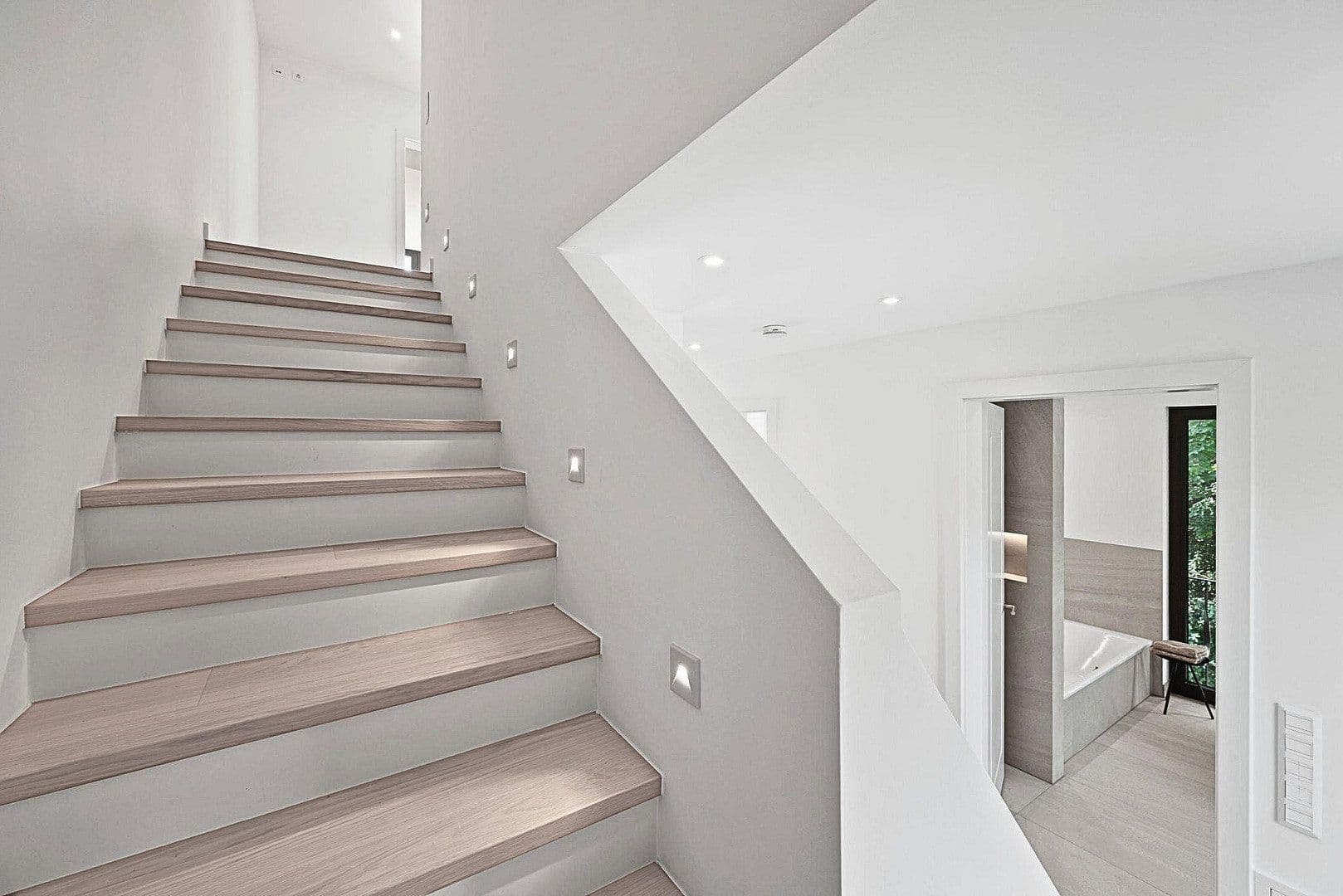 Predaj domu 243 m², pozemok 276 m², Sembdnerstraße 8, Germering, Bavorsko Predaj domu 243 m², pozemok 276 m², Sembdnerstraße 8, Germering, Bavorsko