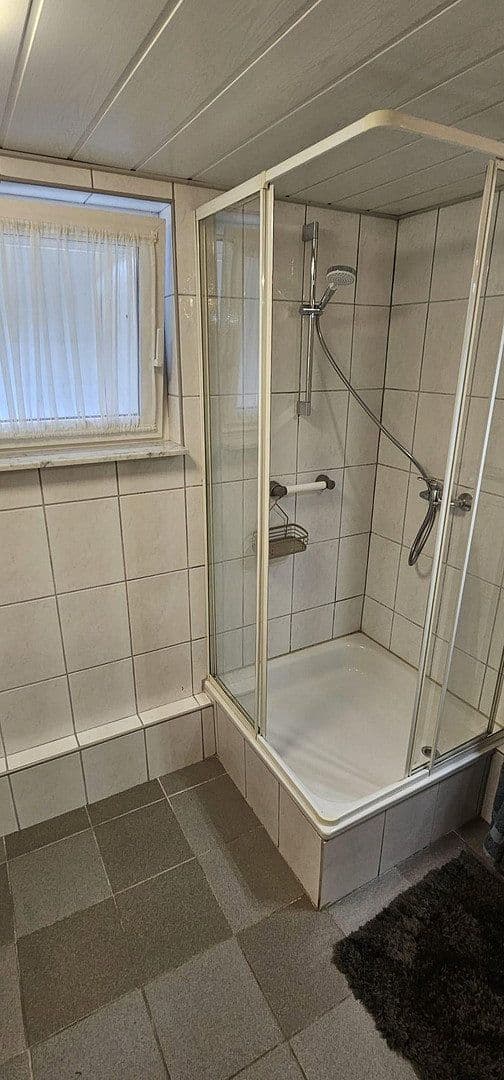 Prenájom bytu 2-izbový 43 m², Solingen, Severné Porýnie - Westfálsko Prenájom bytu 2-izbový 43 m², Solingen, Severné Porýnie - Westfálsko