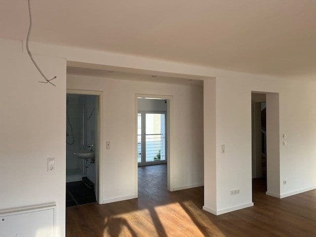 Prenájom bytu 3-izbový 88 m², Schnorrenbergstraße 1, Bonn, Severné Porýnie - Westfálsko Prenájom bytu 3-izbový 88 m², Schnorrenbergstraße 1, Bonn, Severné Porýnie - Westfálsko