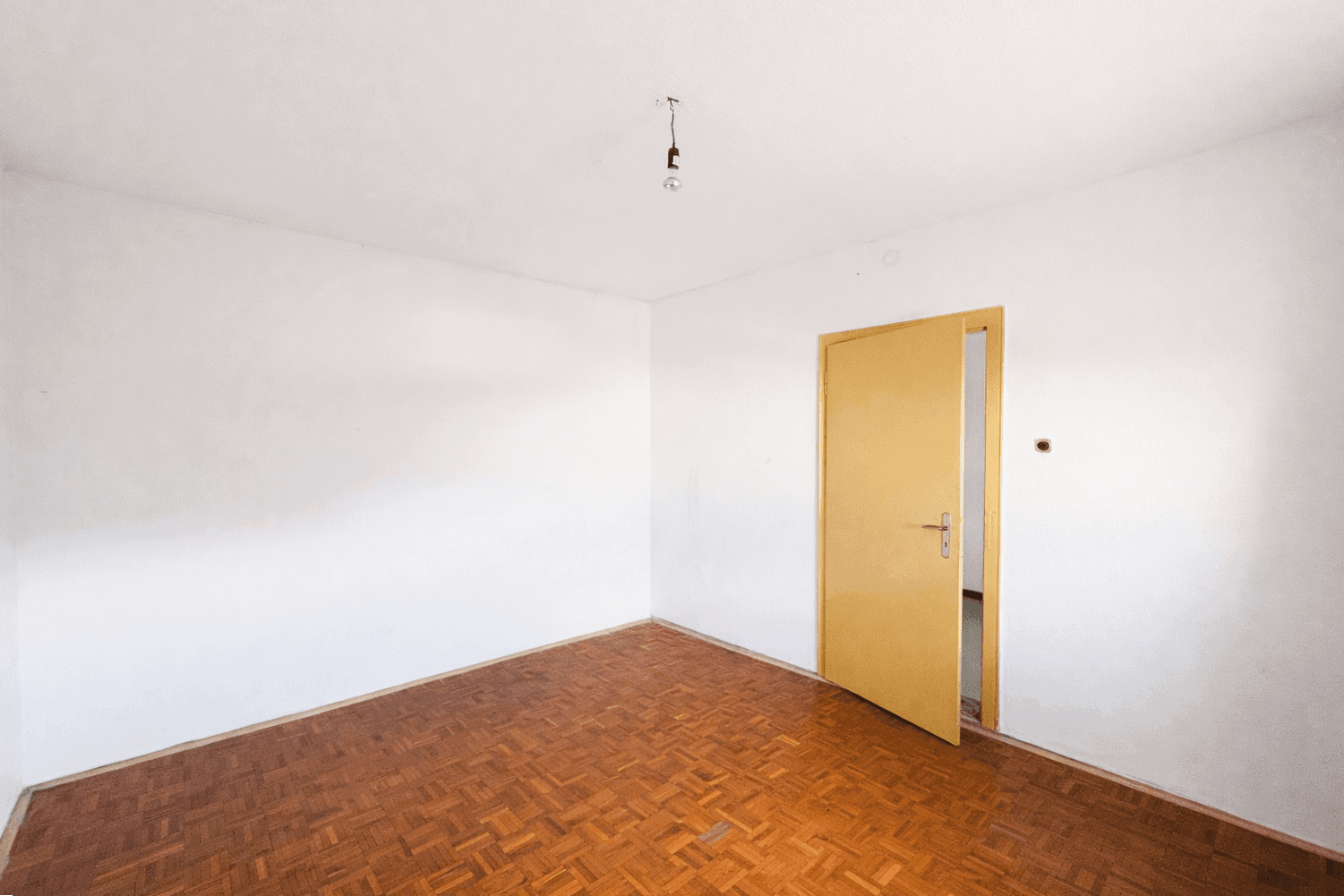 Predaj domu 318 m², pozemok 1.829 m², Babenhausen, Hesensko Predaj domu 318 m², pozemok 1.829 m², Babenhausen, Hesensko
