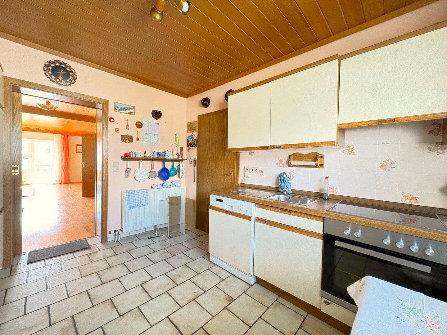 Predaj domu 318 m², pozemok 1.829 m², Babenhausen, Hesensko Predaj domu 318 m², pozemok 1.829 m², Babenhausen, Hesensko
