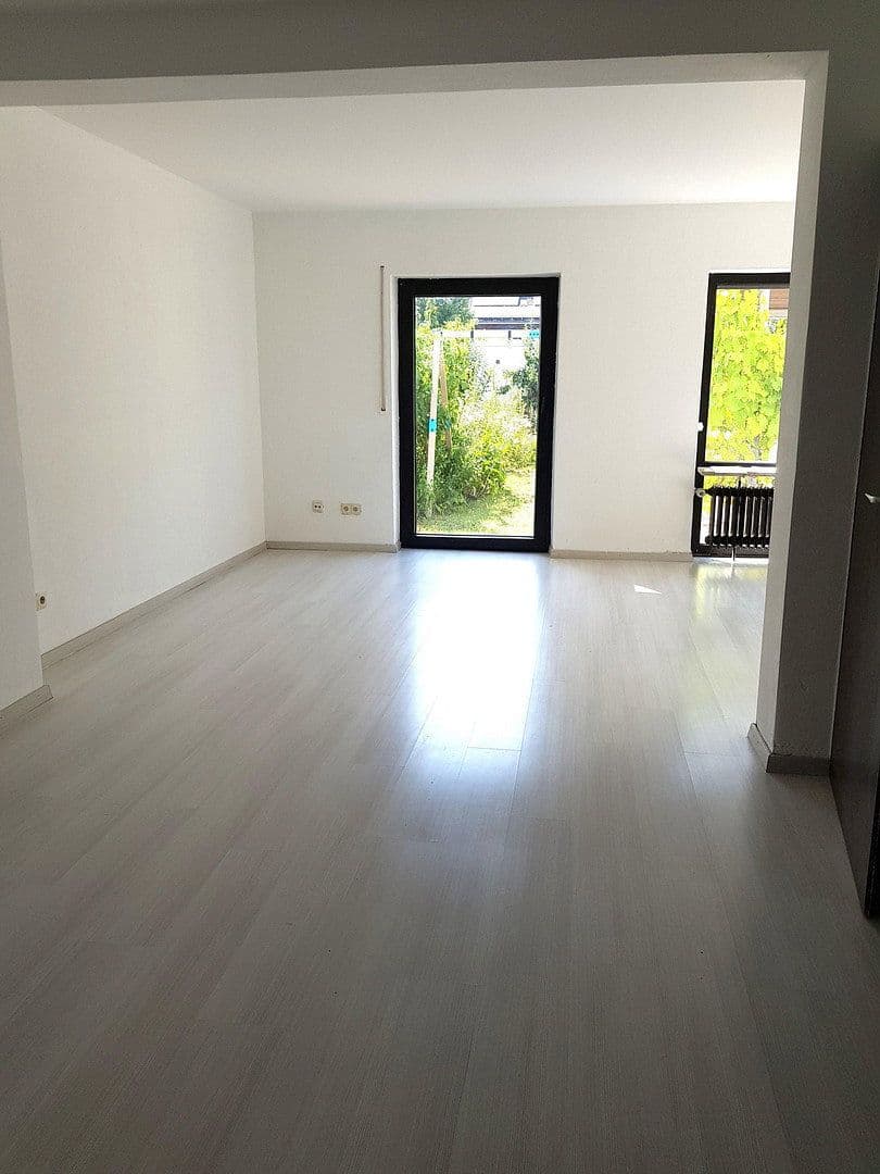 Predaj domu 127 m², pozemok 261 m², Grasbrunn, Bavorsko Predaj domu 127 m², pozemok 261 m², Grasbrunn, Bavorsko