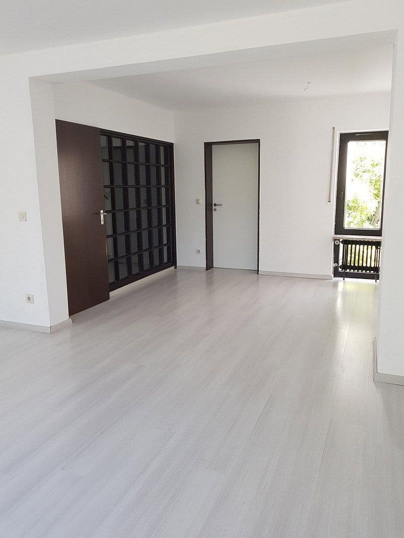 Predaj domu 127 m², pozemok 261 m², Grasbrunn, Bavorsko Predaj domu 127 m², pozemok 261 m², Grasbrunn, Bavorsko