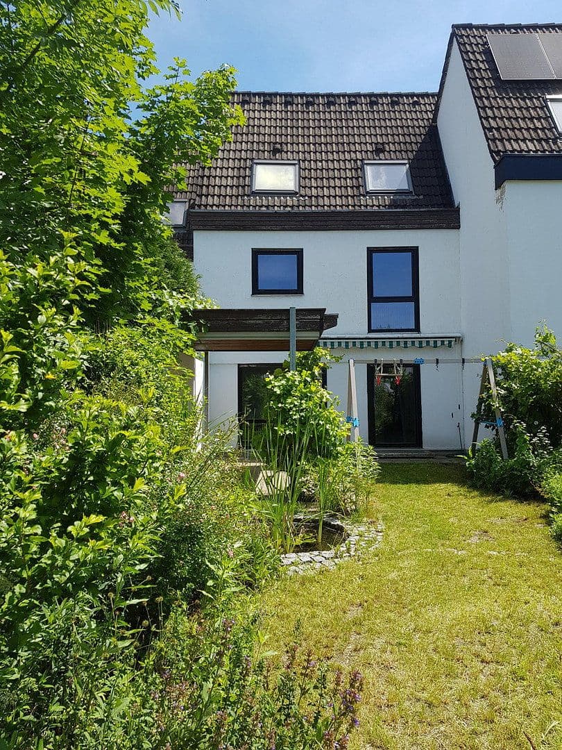Predaj domu 127 m², pozemok 261 m², Grasbrunn, Bavorsko Predaj domu 127 m², pozemok 261 m², Grasbrunn, Bavorsko
