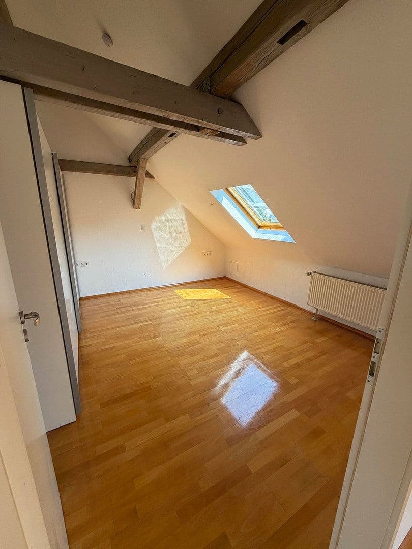 Prenájom bytu 2-izbový 61 m², Stuttgart, Bádensko-Wurttembersko Prenájom bytu 2-izbový 61 m², Stuttgart, Bádensko-Wurttembersko