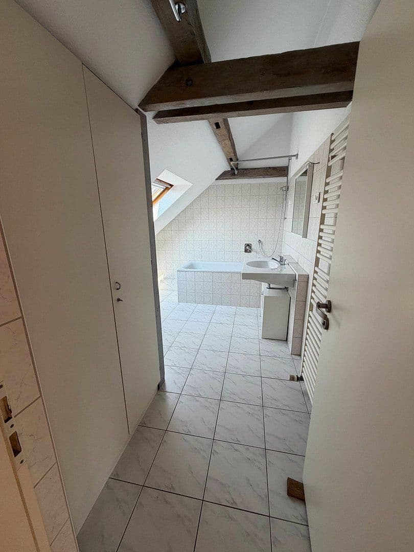Prenájom bytu 2-izbový 61 m², Stuttgart, Bádensko-Wurttembersko Prenájom bytu 2-izbový 61 m², Stuttgart, Bádensko-Wurttembersko