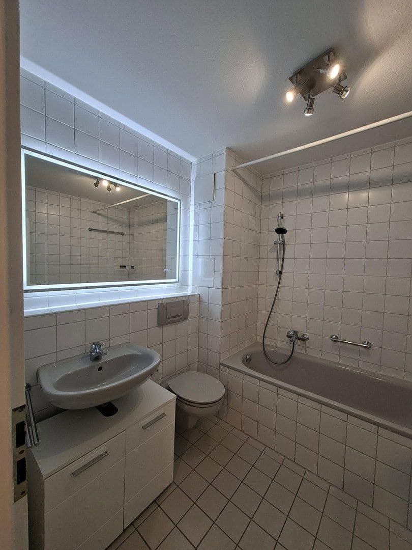 Prenájom bytu 2-izbový 57 m², Ludwigsburger Str. 204, Zuffenhausen, Bádensko-Wurttembersko Prenájom bytu 2-izbový 57 m², Ludwigsburger Str. 204, Zuffenhausen, Bádensko-Wurttembersko