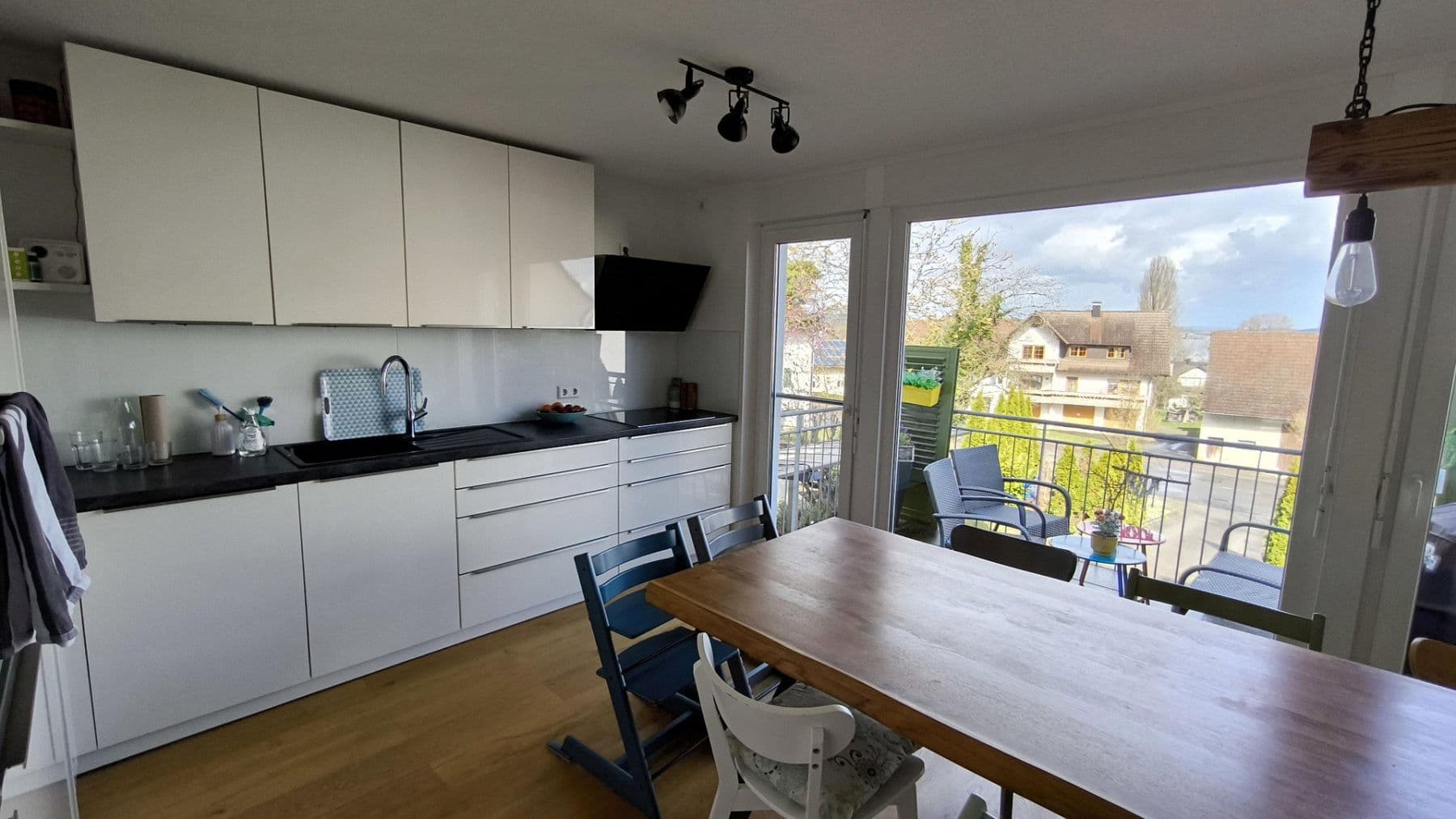 Prenájom domu 157 m², pozemok 330 m², Gaienhofen, Bádensko-Wurttembersko Prenájom domu 157 m², pozemok 330 m², Gaienhofen, Bádensko-Wurttembersko
