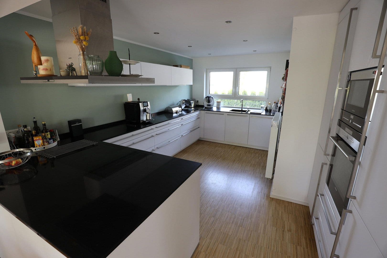 Predaj domu 280 m², pozemok 936 m², Steinbruchstrasse 29, Hannover, Dolné Sasko Predaj domu 280 m², pozemok 936 m², Steinbruchstrasse 29, Hannover, Dolné Sasko