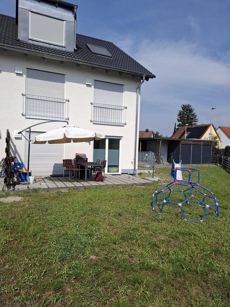 Prenájom bytu 2-izbový 65 m², Faust-Von-Stromberg-Str. 44, Erlangen, Bavorsko Prenájom bytu 2-izbový 65 m², Faust-Von-Stromberg-Str. 44, Erlangen, Bavorsko