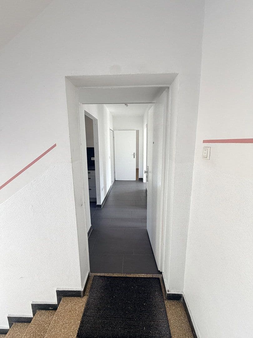 Prenájom bytu 3-izbový 65 m², Oldenburger Str. 24, Düsseldorf, Severné Porýnie - Westfálsko Prenájom bytu 3-izbový 65 m², Oldenburger Str. 24, Düsseldorf, Severné Porýnie - Westfálsko
