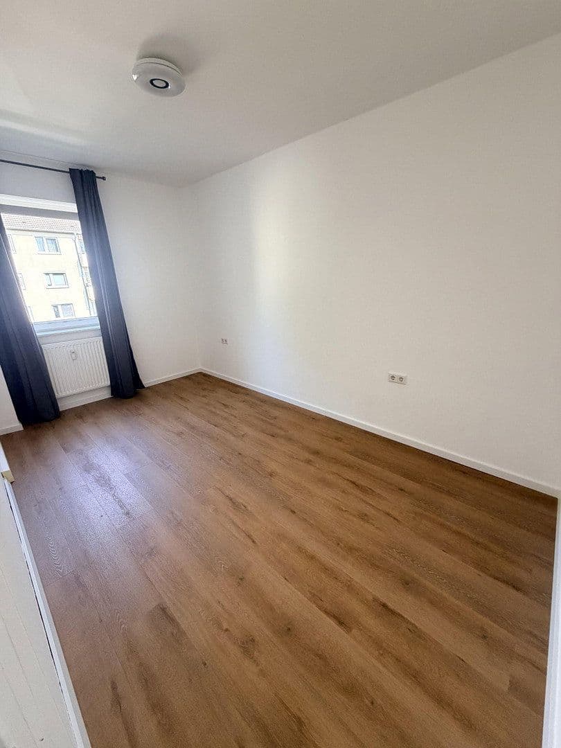 Prenájom bytu 3-izbový 65 m², Oldenburger Str. 24, Düsseldorf, Severné Porýnie - Westfálsko Prenájom bytu 3-izbový 65 m², Oldenburger Str. 24, Düsseldorf, Severné Porýnie - Westfálsko