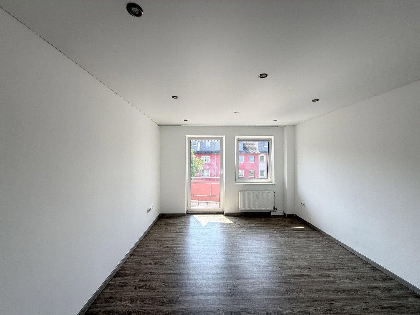 Prenájom bytu 3-izbový 65 m², Oldenburger Str. 24, Düsseldorf, Severné Porýnie - Westfálsko Prenájom bytu 3-izbový 65 m², Oldenburger Str. 24, Düsseldorf, Severné Porýnie - Westfálsko
