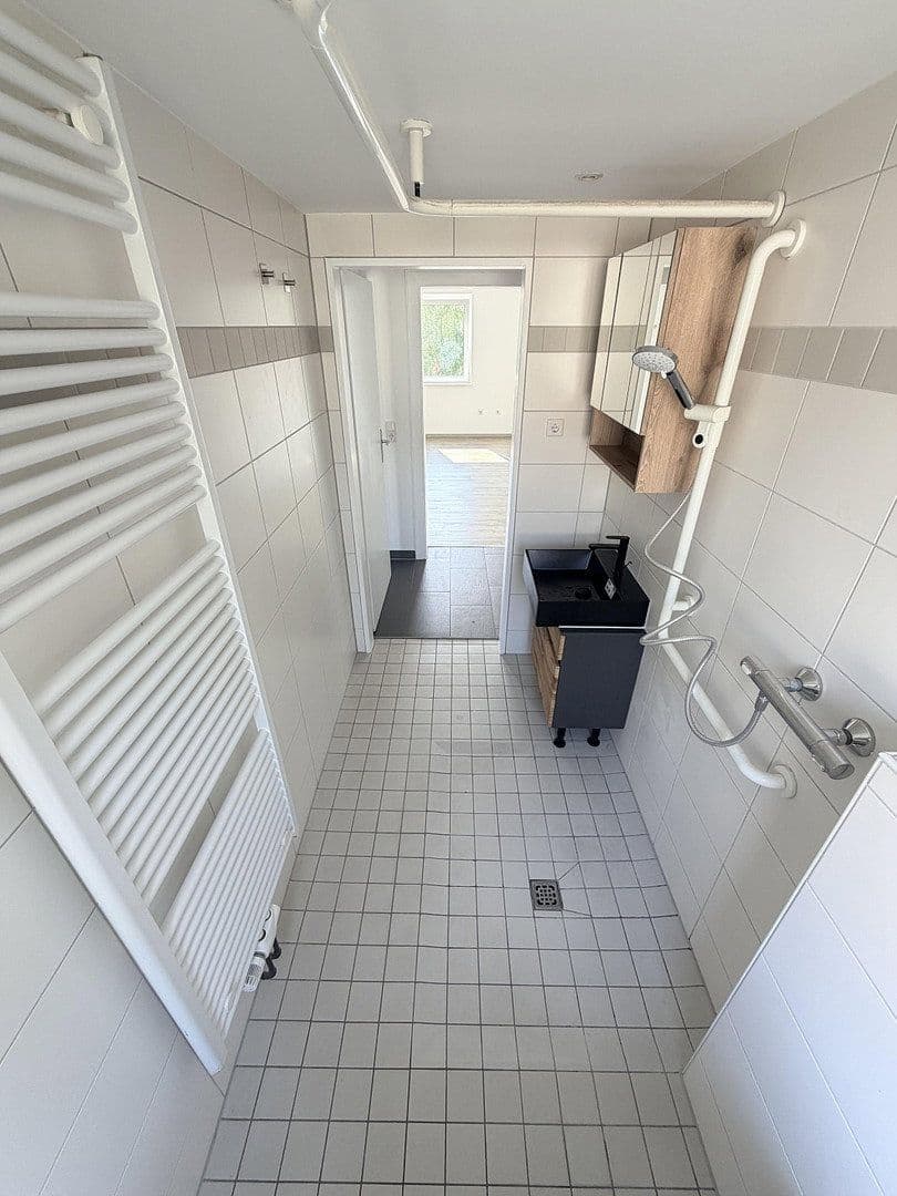 Prenájom bytu 3-izbový 65 m², Oldenburger Str. 24, Düsseldorf, Severné Porýnie - Westfálsko Prenájom bytu 3-izbový 65 m², Oldenburger Str. 24, Düsseldorf, Severné Porýnie - Westfálsko