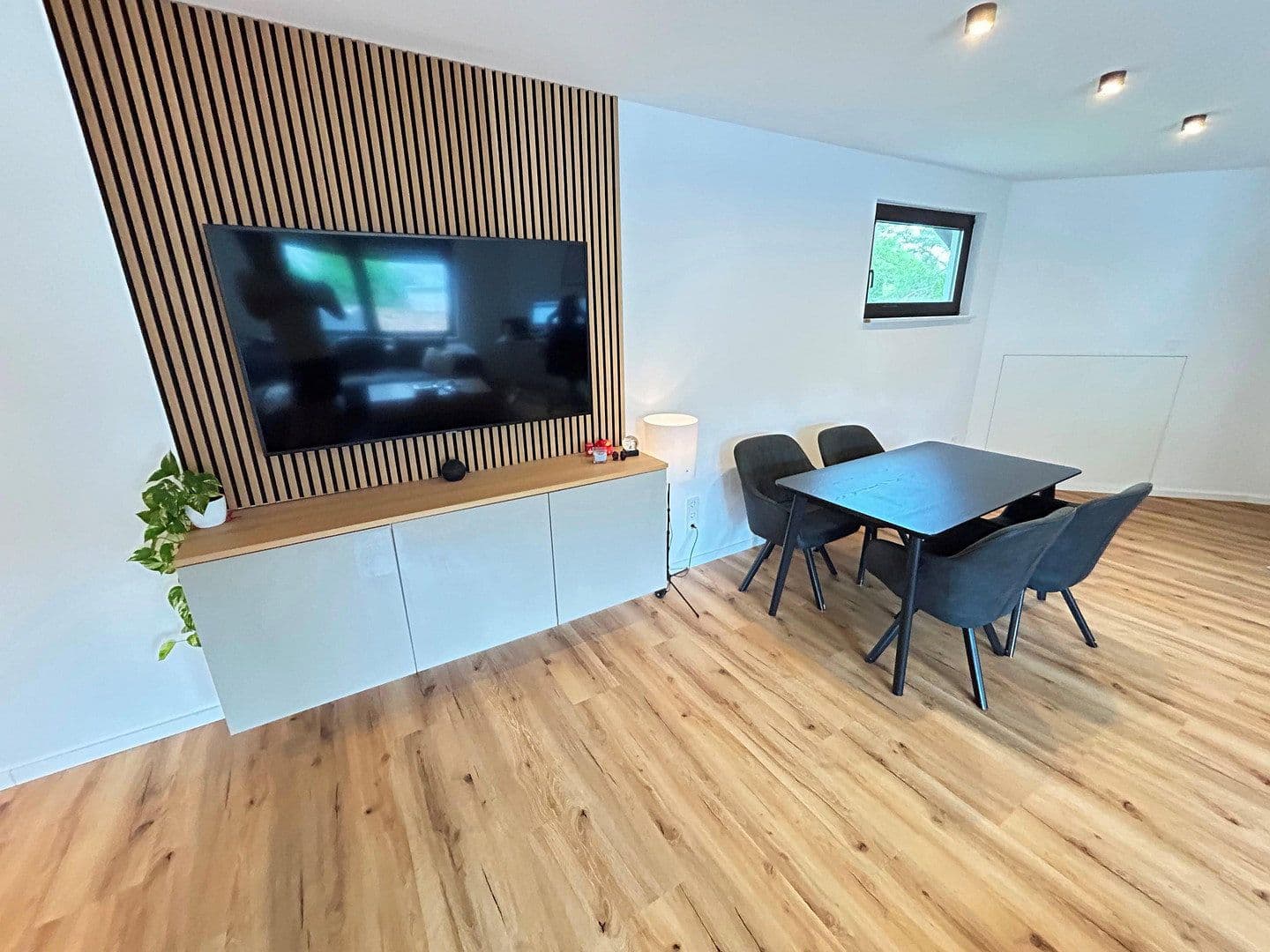 Predaj domu 386 m², pozemok 3.087 m², Mertesheim, Porýnie-Falcko Predaj domu 386 m², pozemok 3.087 m², Mertesheim, Porýnie-Falcko