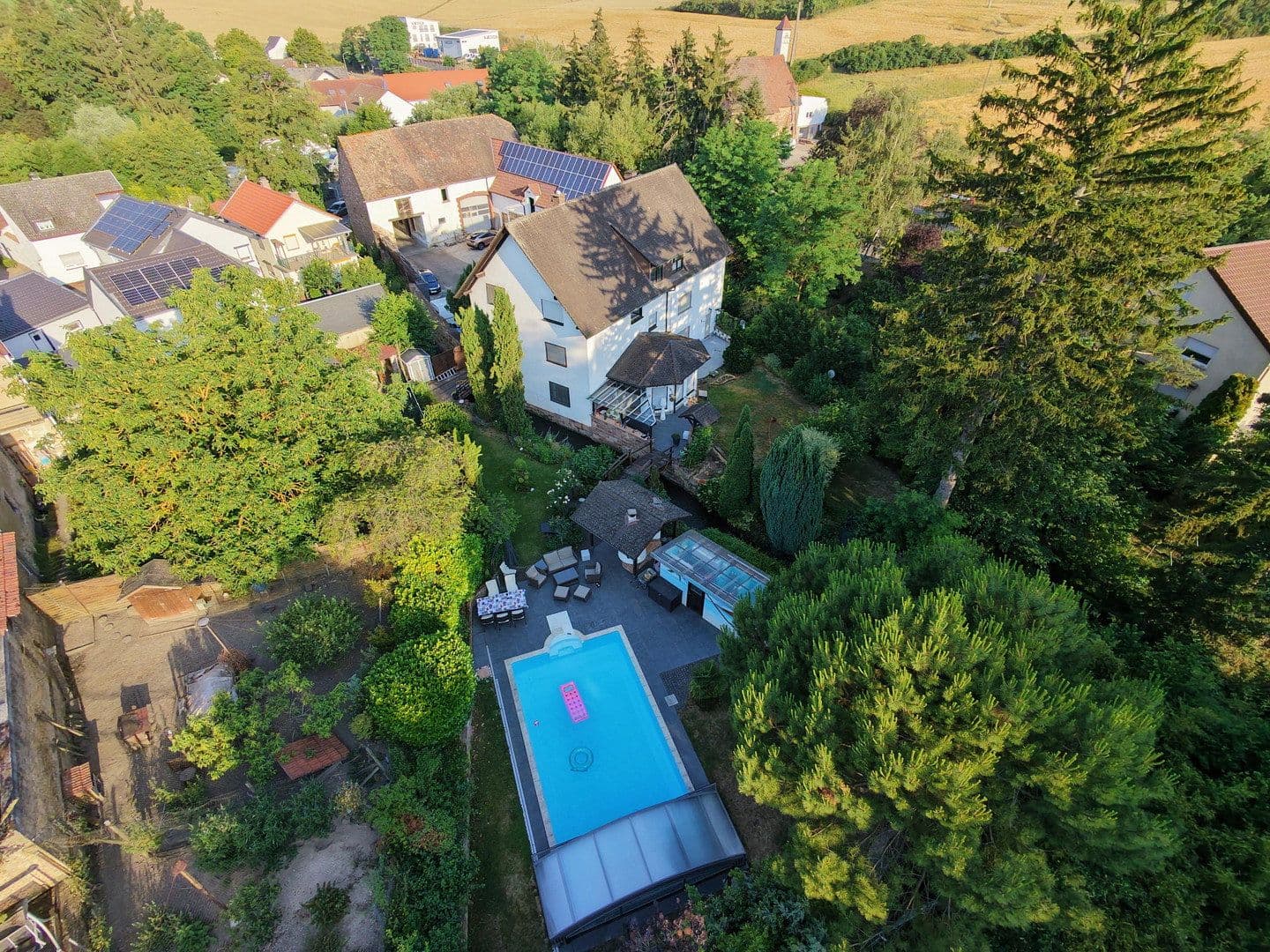 Predaj domu 386 m², pozemok 3.087 m², Mertesheim, Porýnie-Falcko Predaj domu 386 m², pozemok 3.087 m², Mertesheim, Porýnie-Falcko