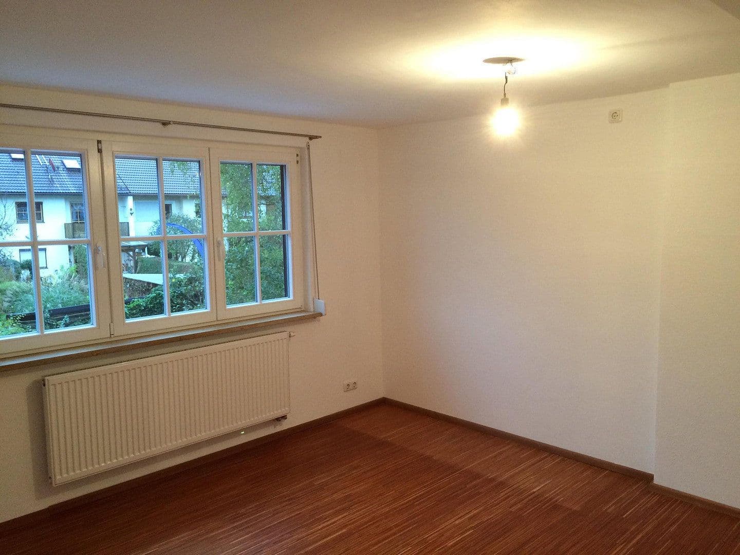 Predaj domu 104 m², pozemok 188 m², Sinzingerstraße 10, Fürstenfeldbruck, Bavorsko Predaj domu 104 m², pozemok 188 m², Sinzingerstraße 10, Fürstenfeldbruck, Bavorsko
