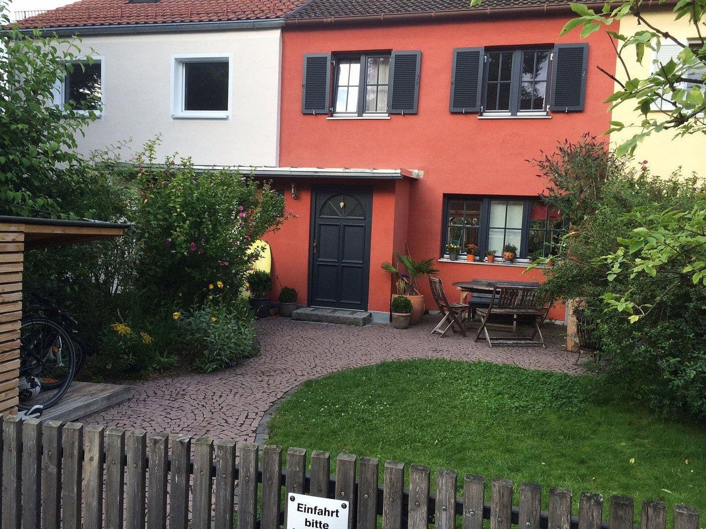 Predaj domu 104 m², pozemok 188 m², Sinzingerstraße 10, Fürstenfeldbruck, Bavorsko Predaj domu 104 m², pozemok 188 m², Sinzingerstraße 10, Fürstenfeldbruck, Bavorsko