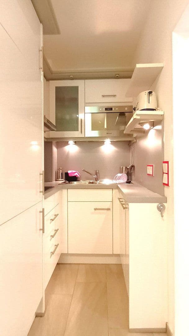 Prenájom bytu 2-izbový 46 m², München, Bavorsko Prenájom bytu 2-izbový 46 m², München, Bavorsko