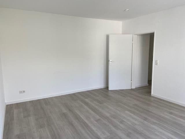 Prenájom bytu 2-izbový 49 m², Frankfurt am Main, Hesensko Prenájom bytu 2-izbový 49 m², Frankfurt am Main, Hesensko