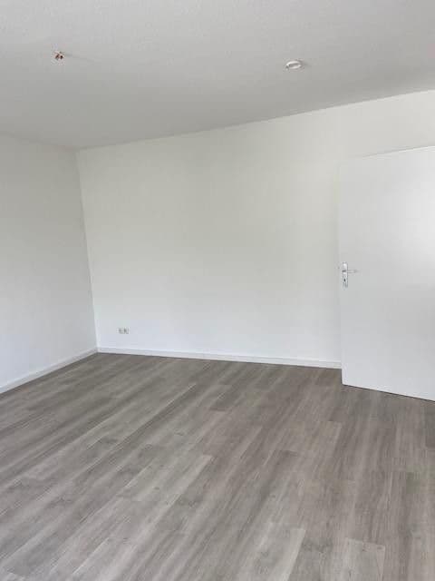 Prenájom bytu 2-izbový 49 m², Frankfurt am Main, Hesensko Prenájom bytu 2-izbový 49 m², Frankfurt am Main, Hesensko