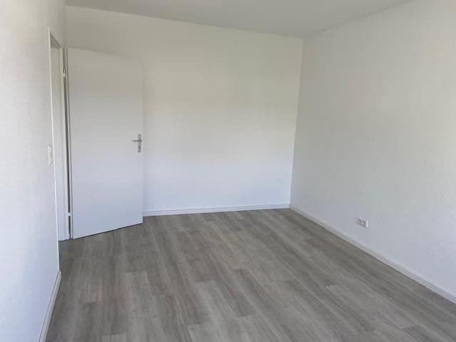 Prenájom bytu 2-izbový 49 m², Frankfurt am Main, Hesensko Prenájom bytu 2-izbový 49 m², Frankfurt am Main, Hesensko