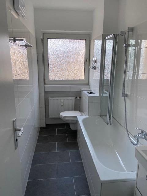 Prenájom bytu 2-izbový 49 m², Frankfurt am Main, Hesensko Prenájom bytu 2-izbový 49 m², Frankfurt am Main, Hesensko