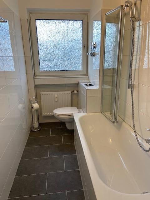 Prenájom bytu 2-izbový 49 m², Frankfurt am Main, Hesensko Prenájom bytu 2-izbový 49 m², Frankfurt am Main, Hesensko
