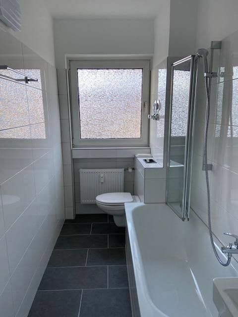 Prenájom bytu 2-izbový 49 m², Frankfurt am Main, Hesensko Prenájom bytu 2-izbový 49 m², Frankfurt am Main, Hesensko