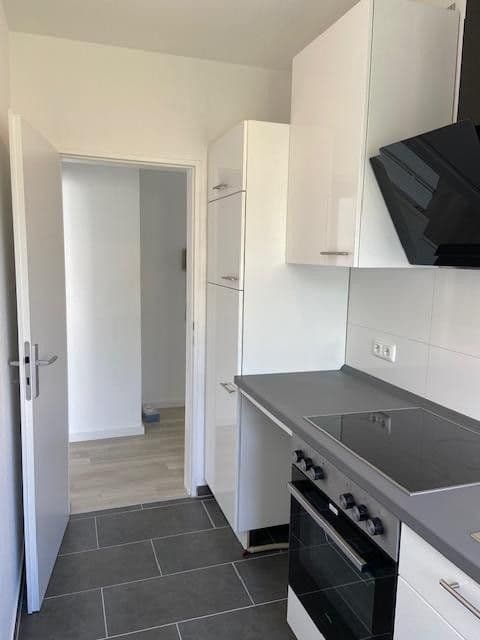 Prenájom bytu 2-izbový 49 m², Frankfurt am Main, Hesensko Prenájom bytu 2-izbový 49 m², Frankfurt am Main, Hesensko
