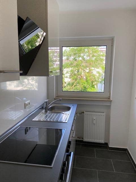 Prenájom bytu 2-izbový 49 m², Frankfurt am Main, Hesensko Prenájom bytu 2-izbový 49 m², Frankfurt am Main, Hesensko