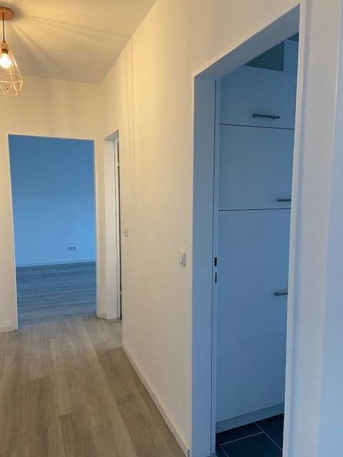 Prenájom bytu 2-izbový 49 m², Frankfurt am Main, Hesensko Prenájom bytu 2-izbový 49 m², Frankfurt am Main, Hesensko