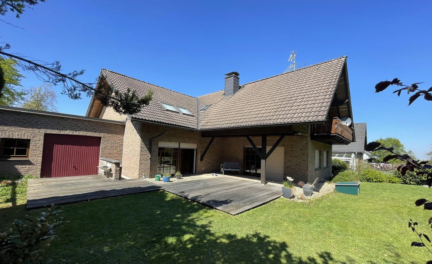 Predaj domu 240 m², pozemok 911 m², Roetgen, Severné Porýnie - Westfálsko Predaj domu 240 m², pozemok 911 m², Roetgen, Severné Porýnie - Westfálsko