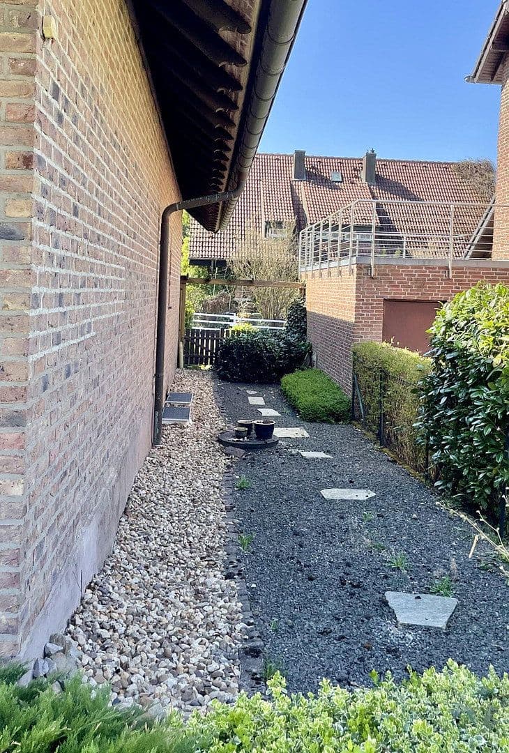 Predaj domu 240 m², pozemok 911 m², Roetgen, Severné Porýnie - Westfálsko Predaj domu 240 m², pozemok 911 m², Roetgen, Severné Porýnie - Westfálsko