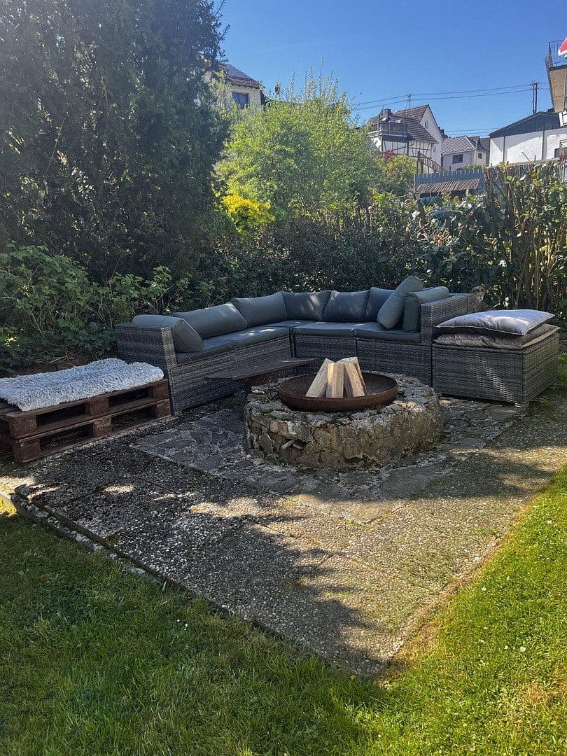 Predaj domu 275 m², pozemok 820 m², Schwalbacherstr 14, Idstein, Hesensko Predaj domu 275 m², pozemok 820 m², Schwalbacherstr 14, Idstein, Hesensko