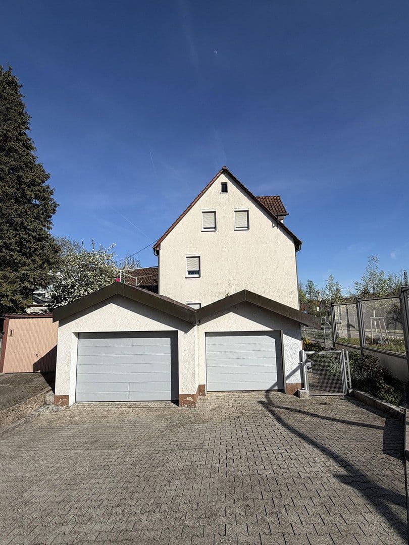 Predaj domu 140 m², pozemok 380 m², Göppingen, Bádensko-Wurttembersko Predaj domu 140 m², pozemok 380 m², Göppingen, Bádensko-Wurttembersko