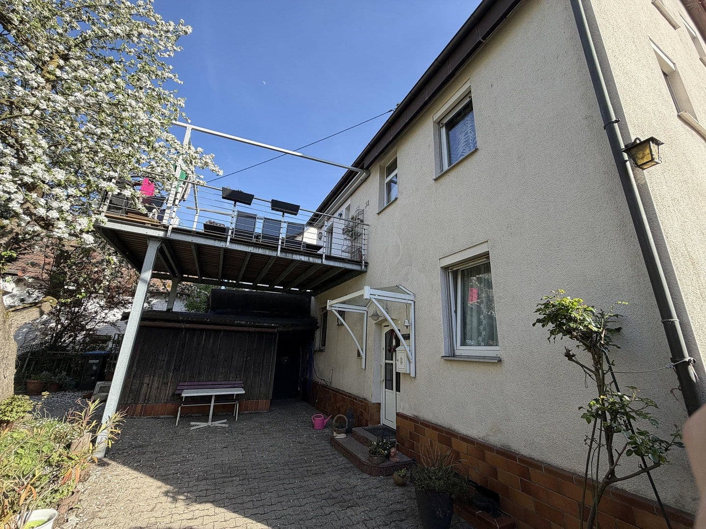 Predaj domu 140 m², pozemok 380 m², Göppingen, Bádensko-Wurttembersko Predaj domu 140 m², pozemok 380 m², Göppingen, Bádensko-Wurttembersko