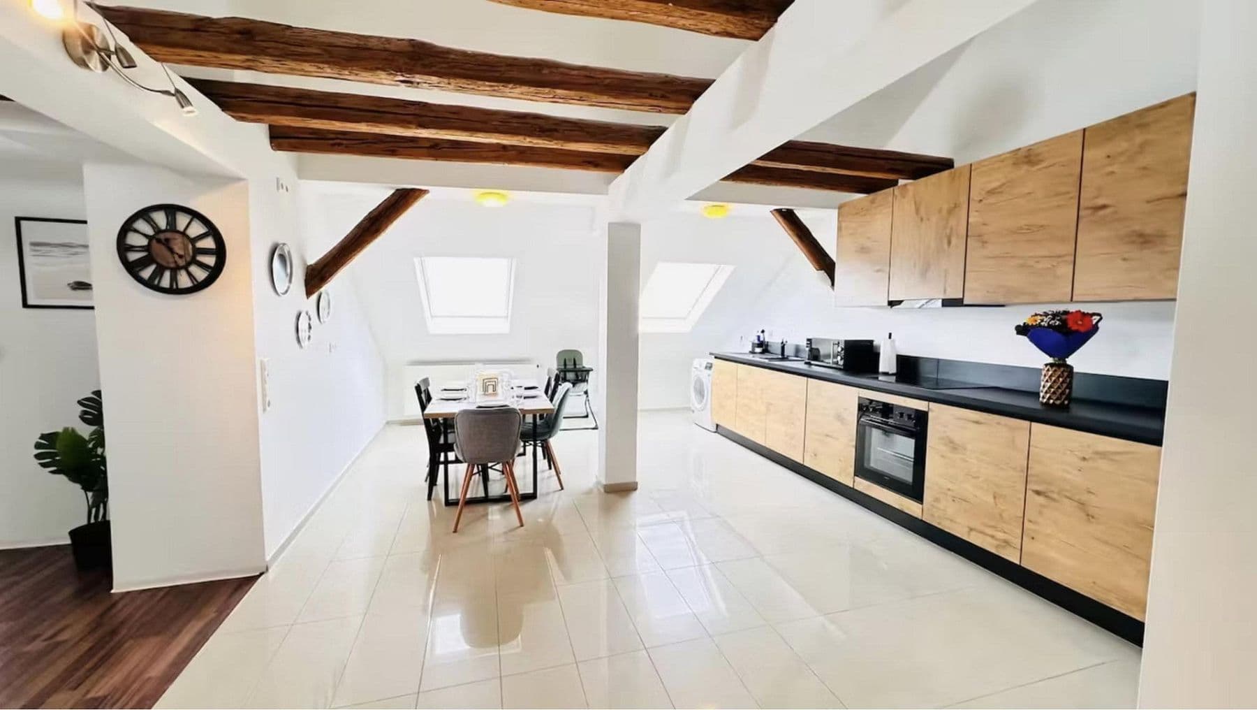 Prenájom bytu 3-izbový 95 m², Blumenthalstraße 5, Pforzheim, Bádensko-Wurttembersko Prenájom bytu 3-izbový 95 m², Blumenthalstraße 5, Pforzheim, Bádensko-Wurttembersko