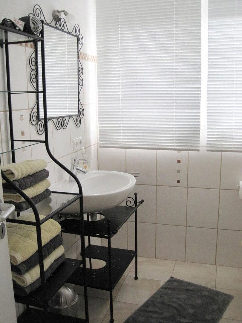 Prenájom bytu 3-izbový 60 m², Fließhornstraße 4a, Konstanz, Bádensko-Wurttembersko Prenájom bytu 3-izbový 60 m², Fließhornstraße 4a, Konstanz, Bádensko-Wurttembersko