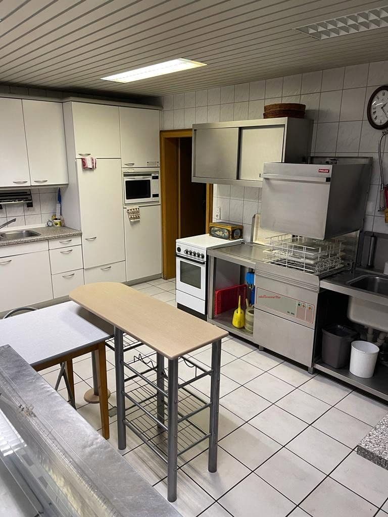 Prenájom domu 300 m², pozemok 550 m², Straubing, Bavorsko Prenájom domu 300 m², pozemok 550 m², Straubing, Bavorsko