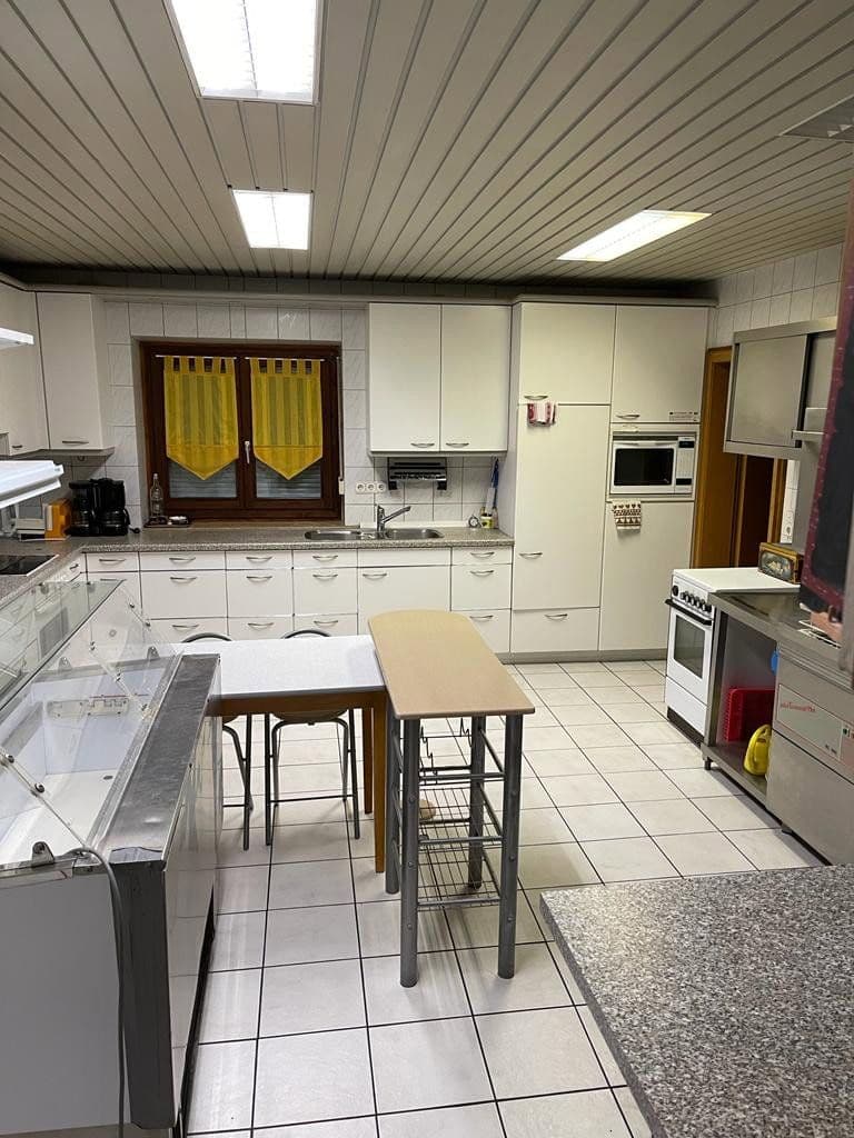 Prenájom domu 300 m², pozemok 550 m², Straubing, Bavorsko Prenájom domu 300 m², pozemok 550 m², Straubing, Bavorsko