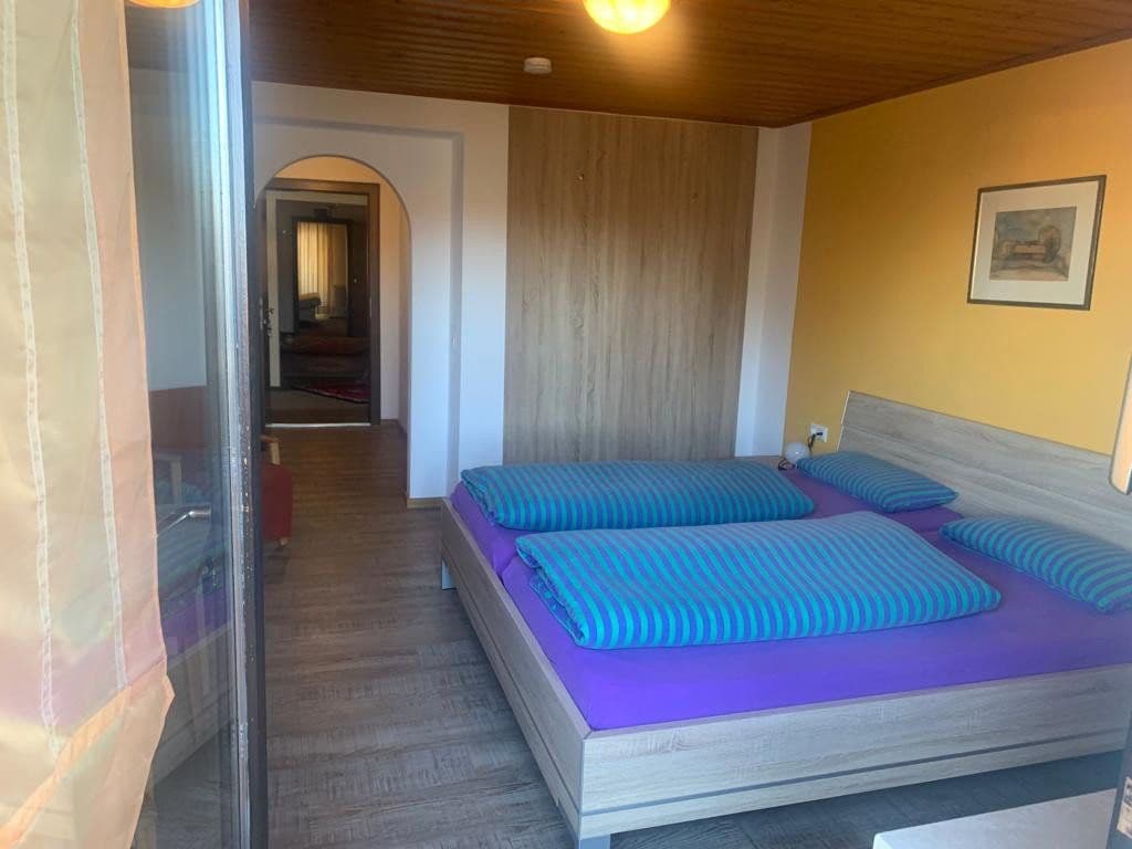 Prenájom domu 300 m², pozemok 550 m², Straubing, Bavorsko Prenájom domu 300 m², pozemok 550 m², Straubing, Bavorsko