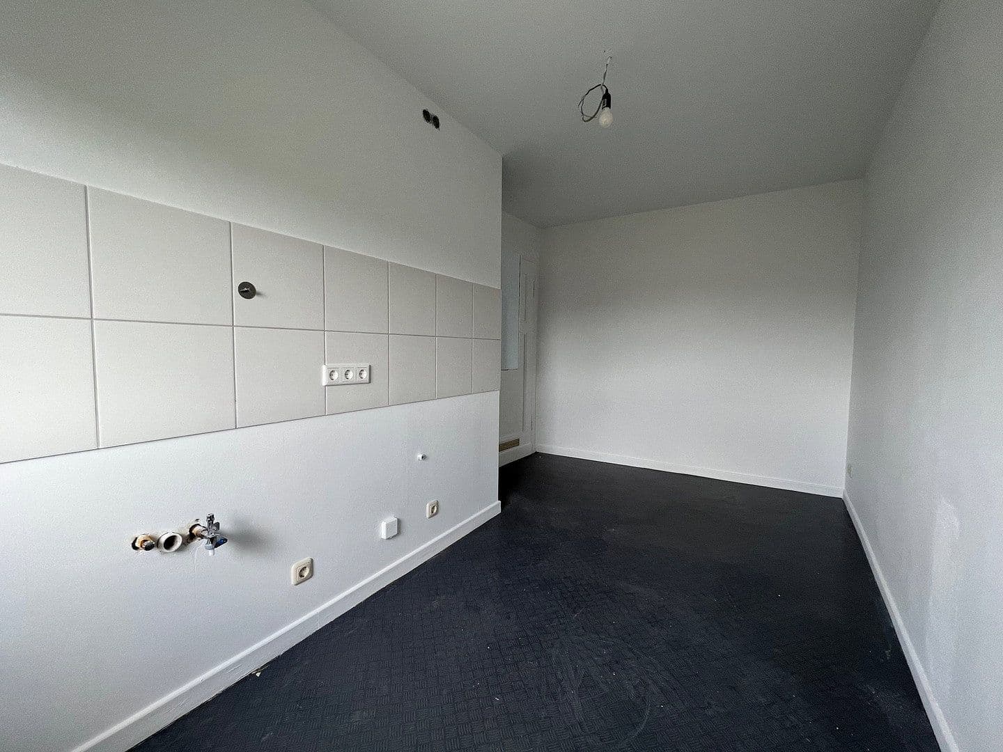 Prenájom bytu 3-izbový 76 m², Hainstrasse 75, Wuppertal, Severné Porýnie - Westfálsko Prenájom bytu 3-izbový 76 m², Hainstrasse 75, Wuppertal, Severné Porýnie - Westfálsko