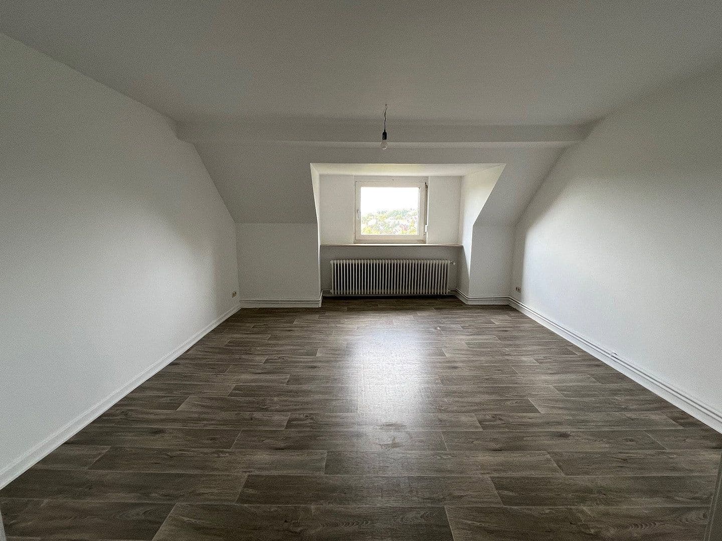 Prenájom bytu 3-izbový 76 m², Hainstrasse 75, Wuppertal, Severné Porýnie - Westfálsko Prenájom bytu 3-izbový 76 m², Hainstrasse 75, Wuppertal, Severné Porýnie - Westfálsko
