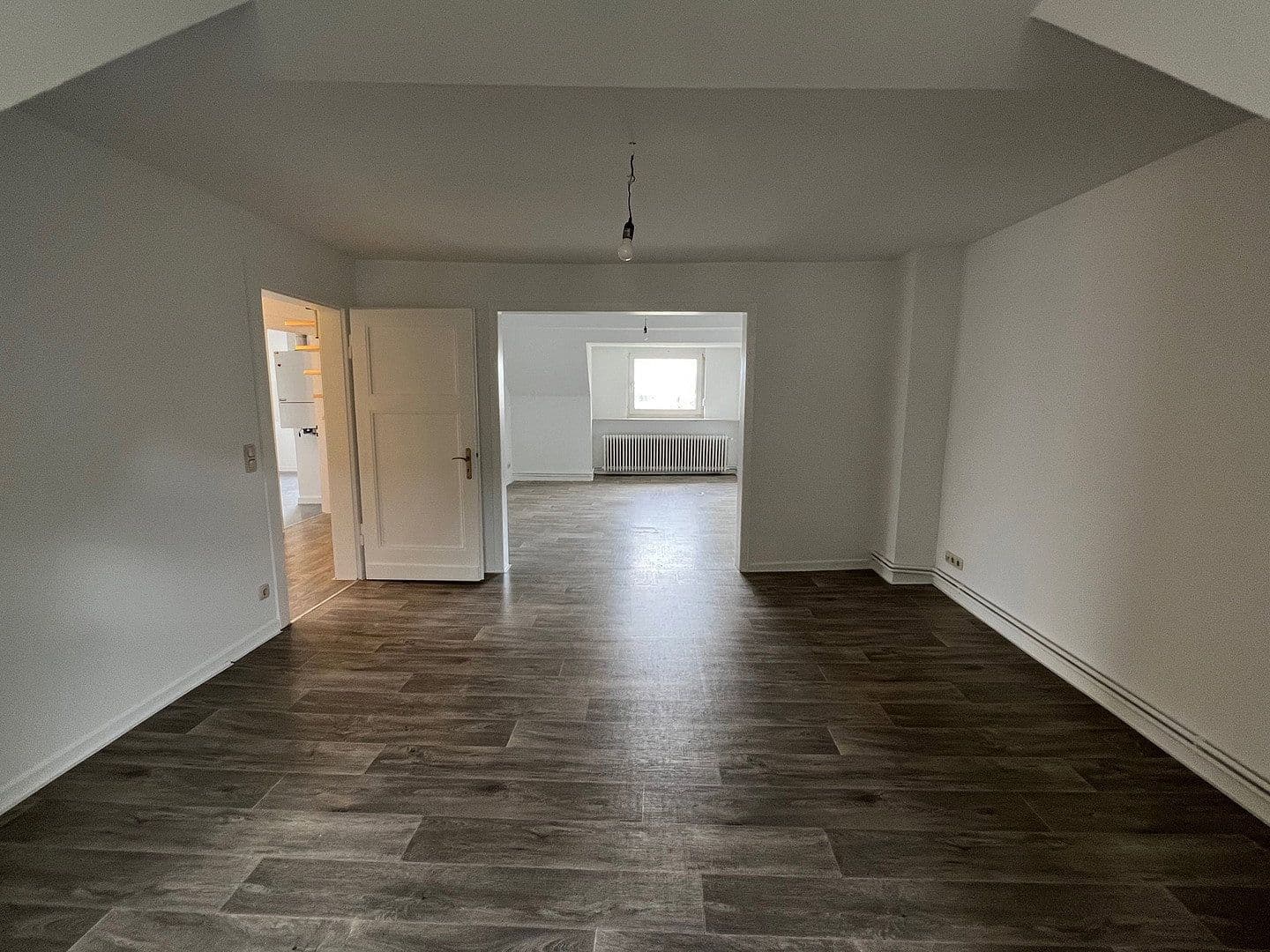 Prenájom bytu 3-izbový 76 m², Hainstrasse 75, Wuppertal, Severné Porýnie - Westfálsko Prenájom bytu 3-izbový 76 m², Hainstrasse 75, Wuppertal, Severné Porýnie - Westfálsko