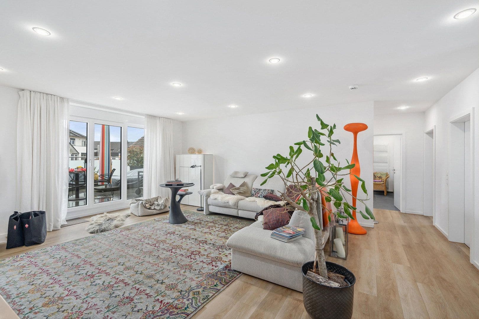 Prenájom bytu 4-izbový 135 m², Kirchstraße 3, Langenargen, Bádensko-Wurttembersko Prenájom bytu 4-izbový 135 m², Kirchstraße 3, Langenargen, Bádensko-Wurttembersko